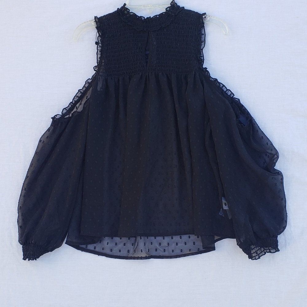 American Eagle Outfitters Cold Shoulder Sleeves